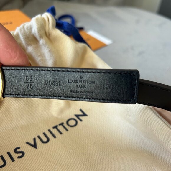 Louis Vuitton Belt. Reversible. Black on one side and brown on the other. - Picture 6 of 13